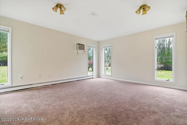 $825,000 | 1122 Highway 739, Milford, PA 18337