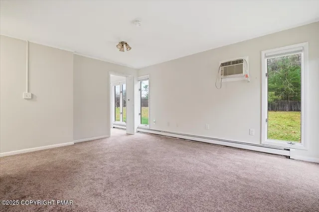 $825,000 | 1122 Highway 739, Milford, PA 18337