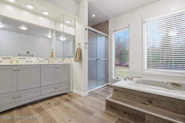 $825,000 | 1122 Highway 739, Milford, PA 18337