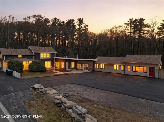 $825,000 | 1122 Highway 739, Milford, PA 18337