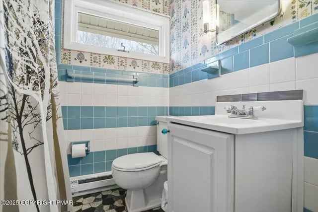 $825,000 | 1122 Highway 739, Milford, PA 18337