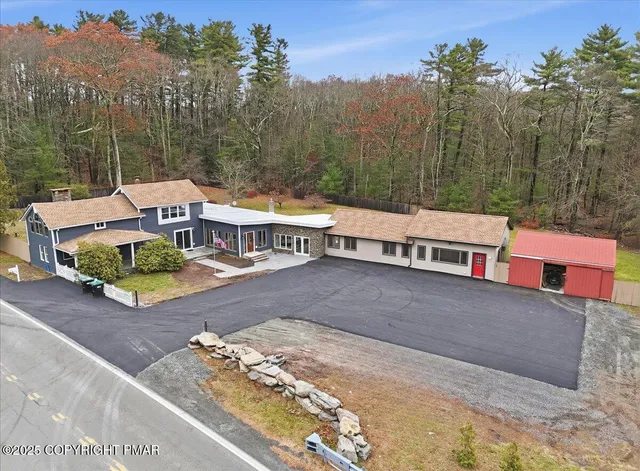 $825,000 | 1122 Highway 739, Milford, PA 18337