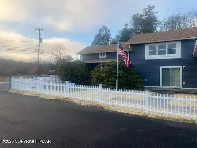 $825,000 | 1122 Highway 739, Milford, PA 18337