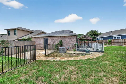 $315,000 | 716 River Hill Lane, Fort Worth, TX 76114