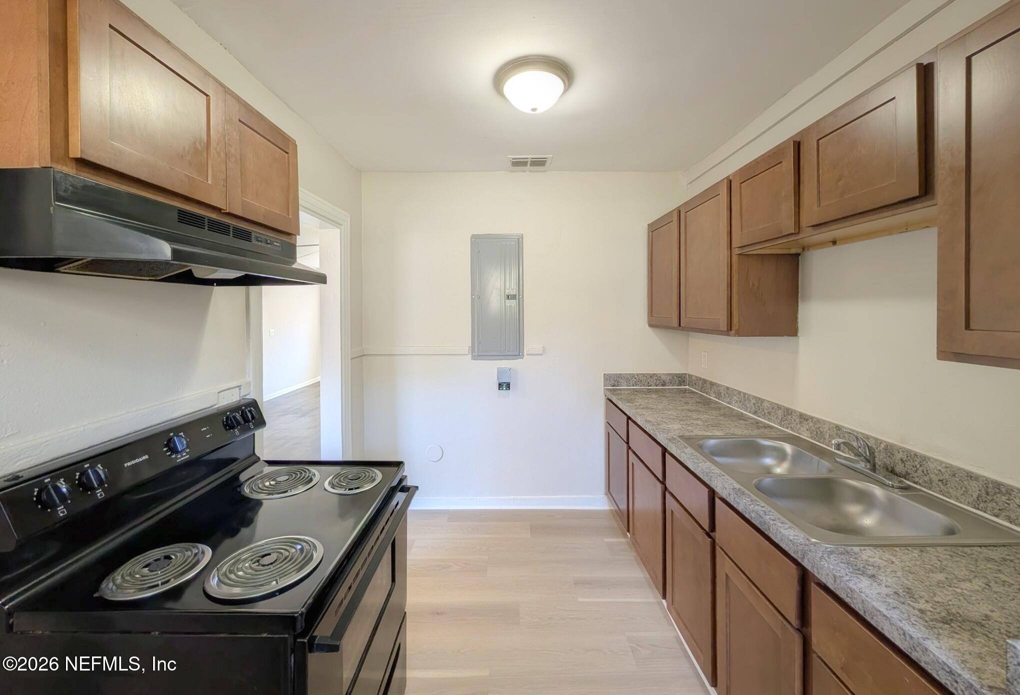4411 Homer Road Jacksonville, FL 32209 - Photo 4 of 16 03