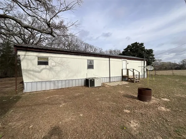 $1,350 | 1053 Vz County Road 1927, Edgewood, TX 75117