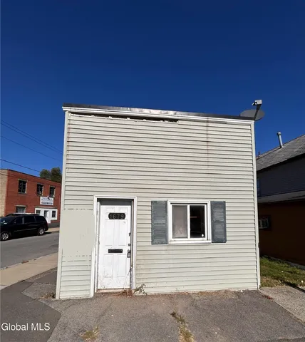 $5,000 | 1679 Broadway, Schenectady, NY 12306
