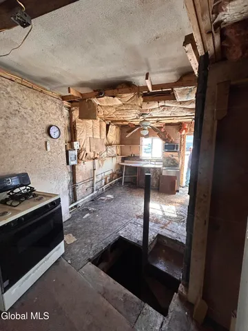 $5,000 | 1679 Broadway, Schenectady, NY 12306