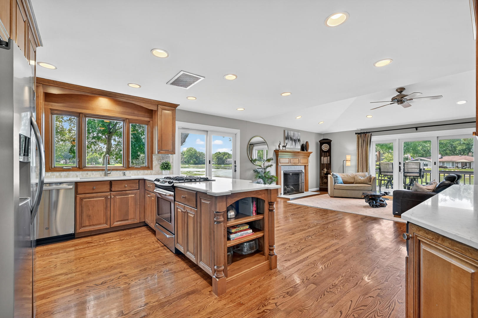 1288 The Point Street Barrington, IL 60010 - Photo 10 of 34