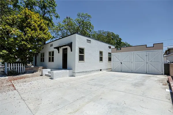 $899,000 | 401 South Garnsey Street, Santa Ana, CA 92701