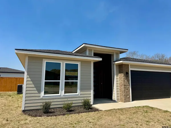 $2,250 | 15512 Greenhouse Way, Lindale, TX 75771