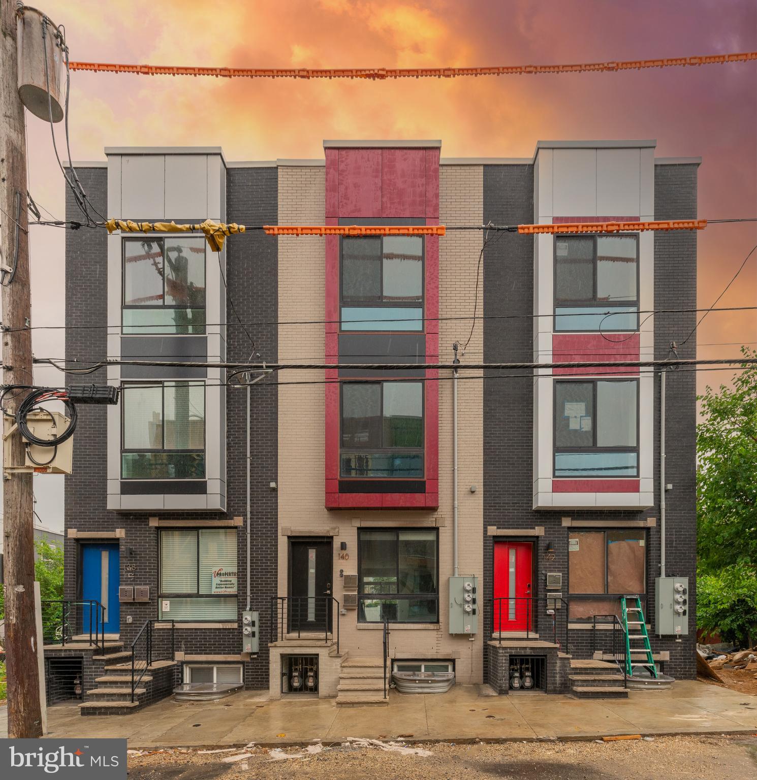 135 West Huntingdon Street, Unit 2 Philadelphia, PA 19133 - Photo 27 of 29 a street sign on a street corner