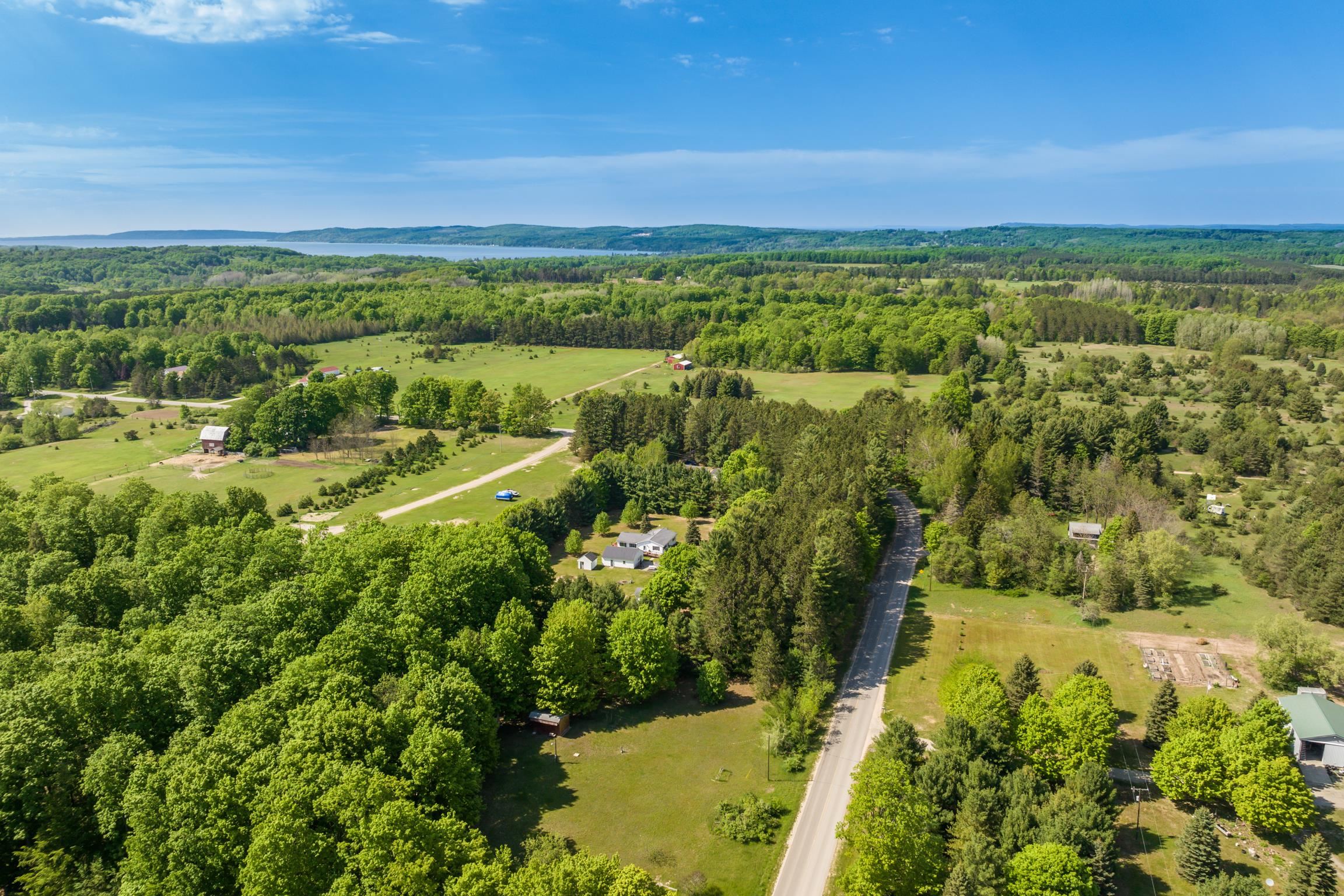 1836 Hanmer Road Benzonia, MI 49616 - Photo 32 of 37