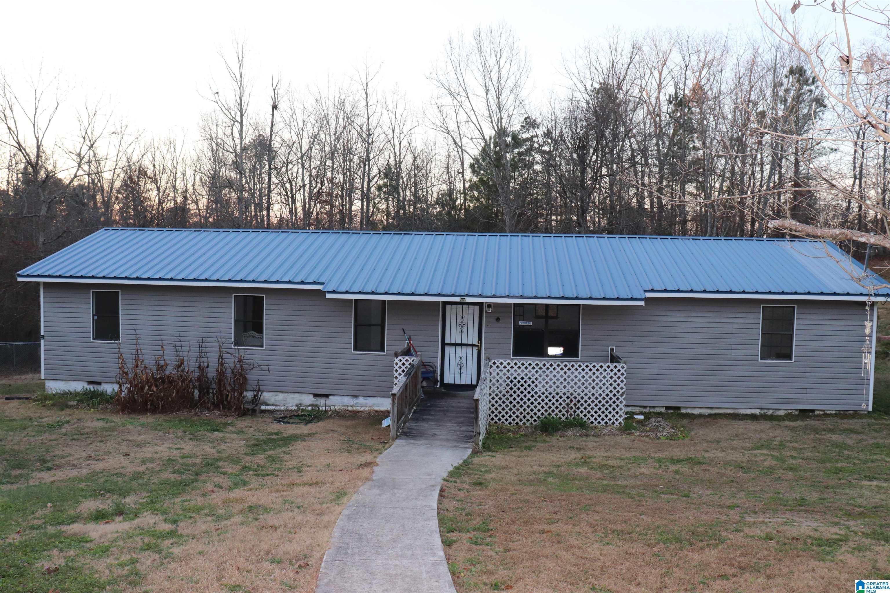 240 Sheffield Drive Oneonta, AL 35121 - Photo 1 of 34
