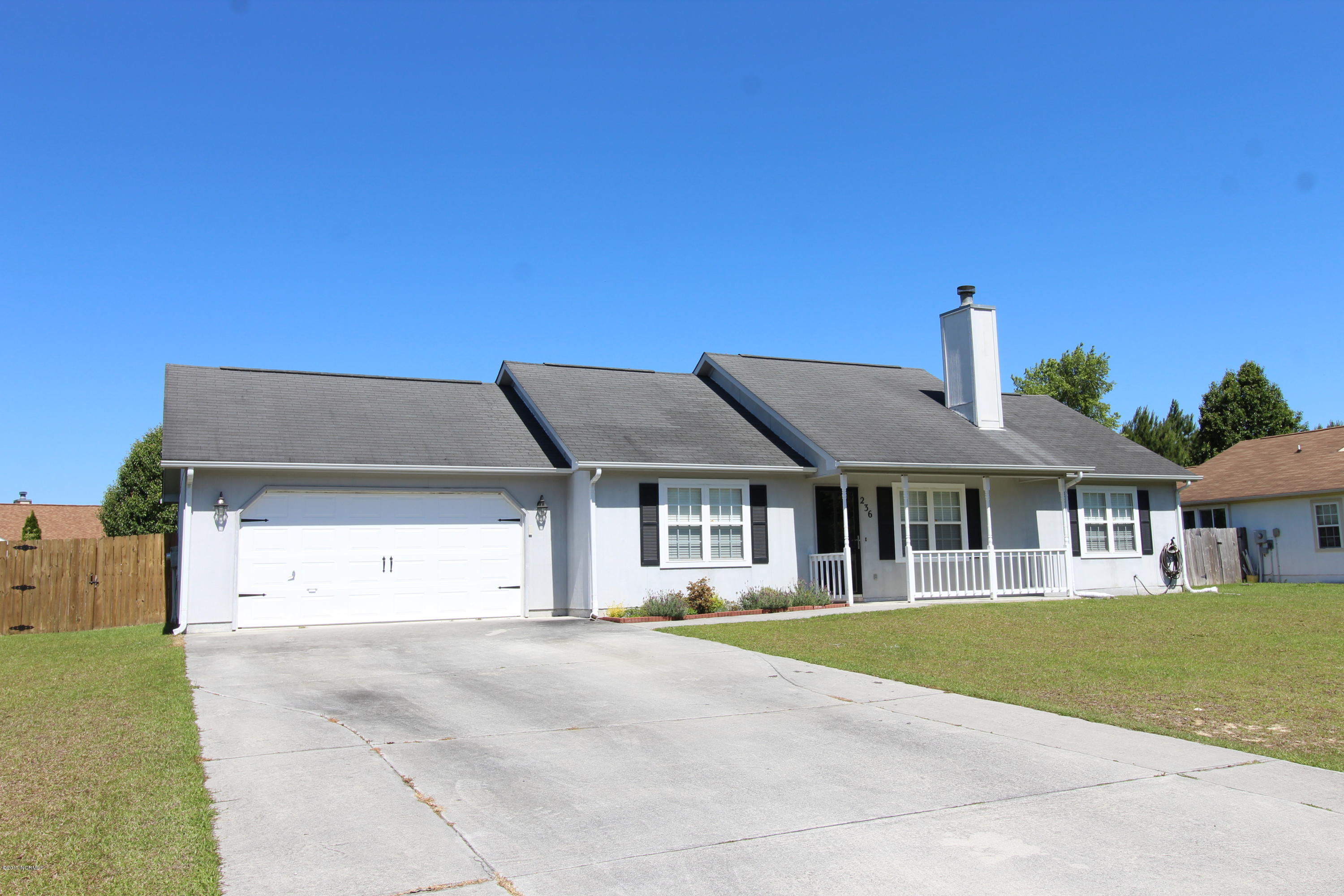 236 Parnell Road Hubert, NC 28539 - Photo 3 of 33 IMG_2775