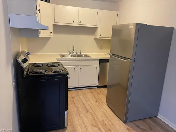 $1,050 | 3824 Country Club Road, Unit E, Winston-Salem, NC 27104