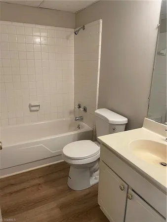 $1,050 | 3824 Country Club Road, Unit E, Winston-Salem, NC 27104