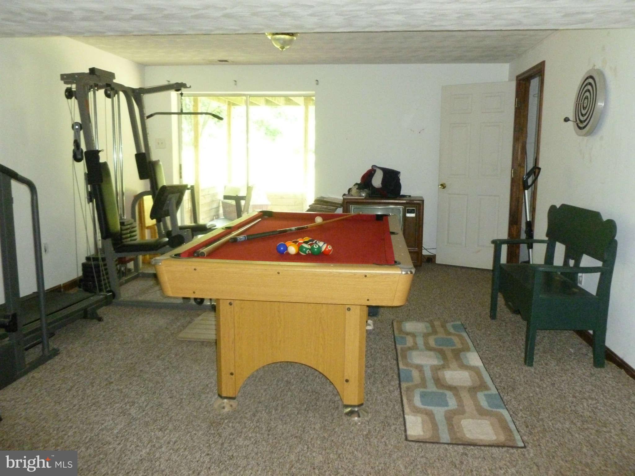 5762 Howellsville Road Front Royal, VA 22630 - Photo 18 of 22 a room with musical instruments