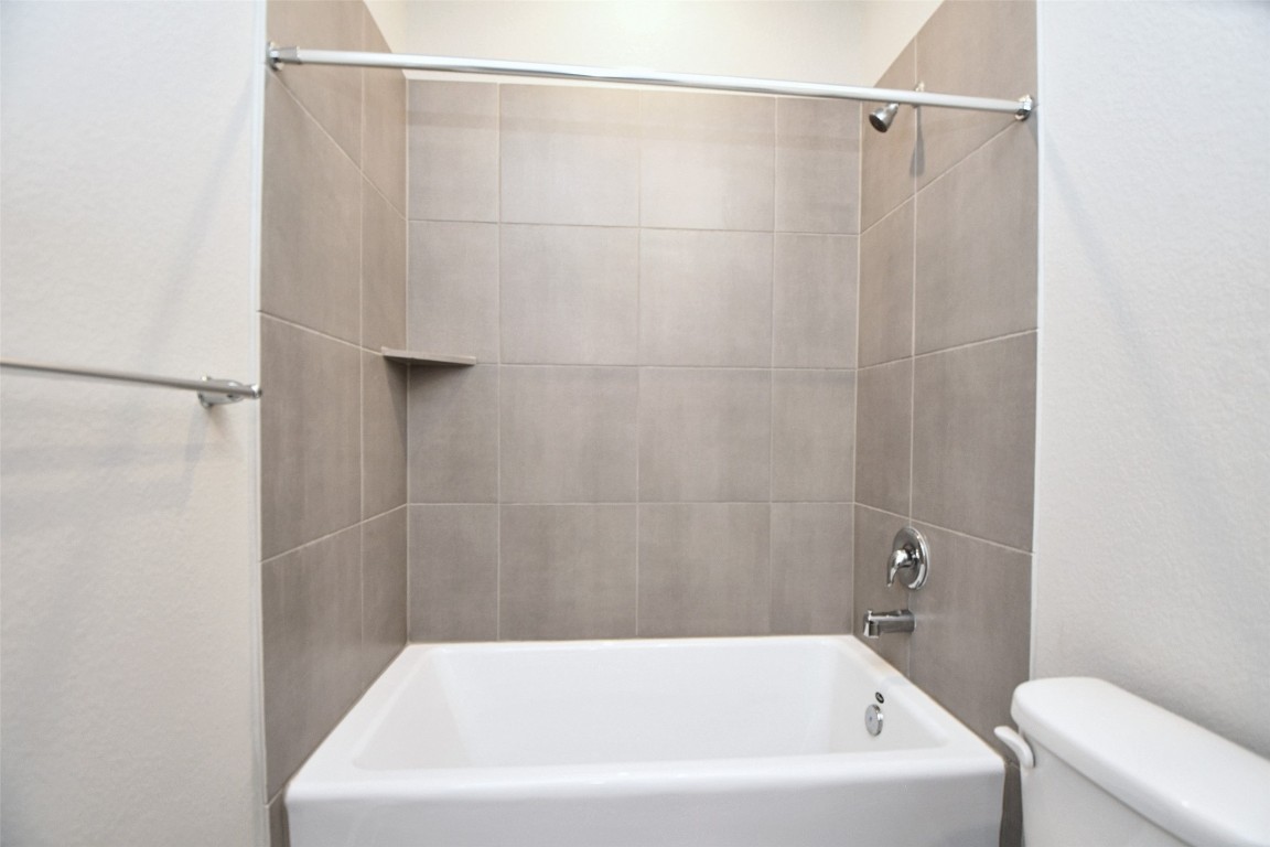 4212 Lyons Fall Drive Houston, TX 77080 - Photo 29 of 37