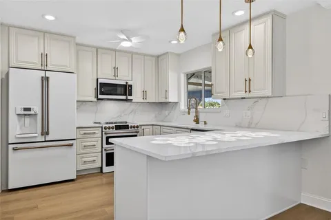 $399,900 | 6497 Cape Hatteras Way Northeast, Unit 3, St. Petersburg, FL 33702