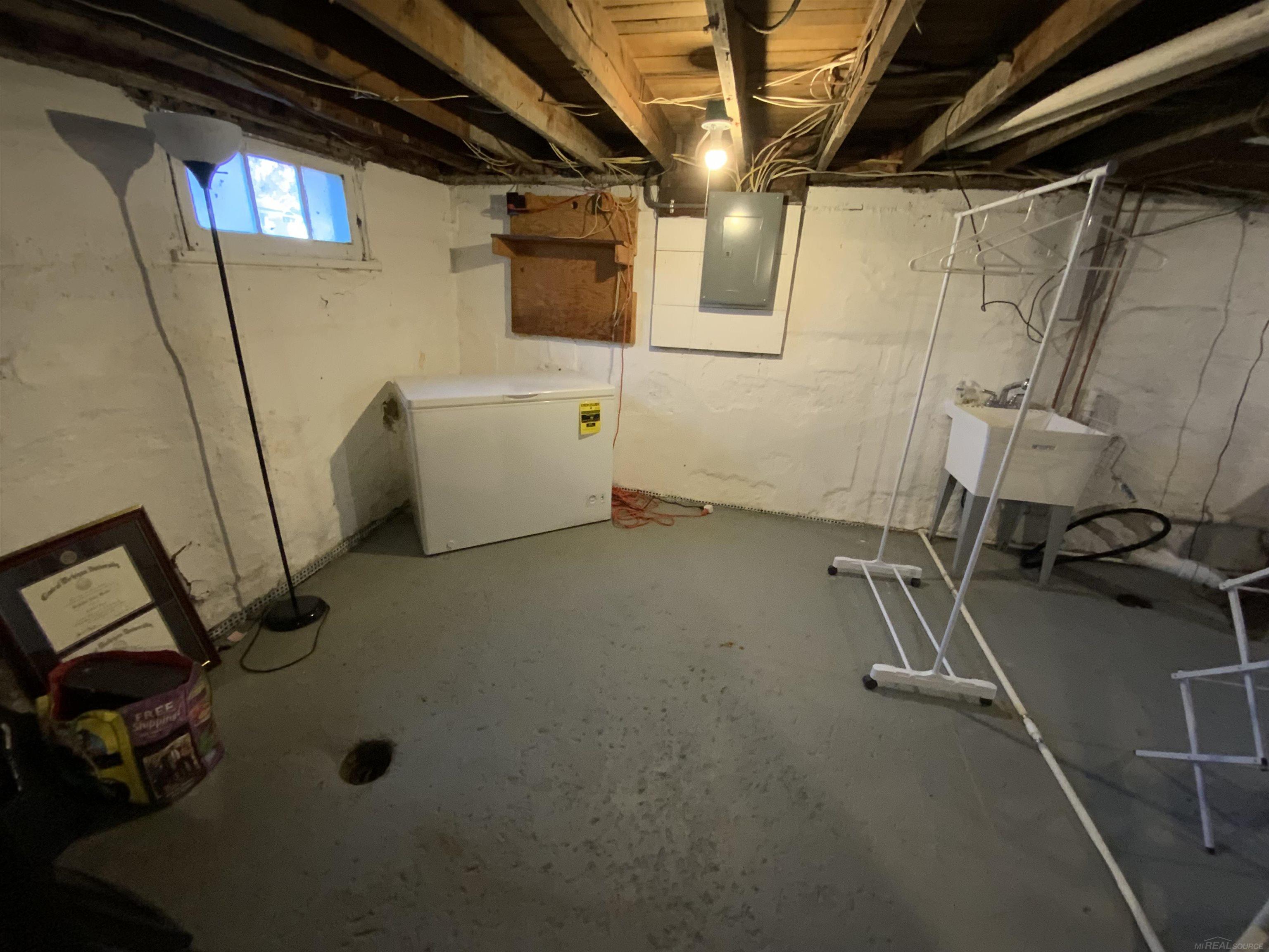 210 Spring Street Yale, MI 48097 - Photo 26 of 35 50161074-2f223ae3-6944-4ef8-b7ba-ffa51fa60cf0.JPG