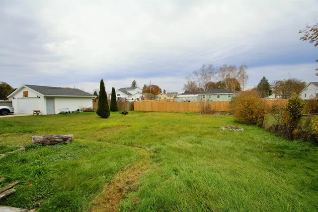 $137,500 | 2114 10th Street, Two Rivers, WI 54241