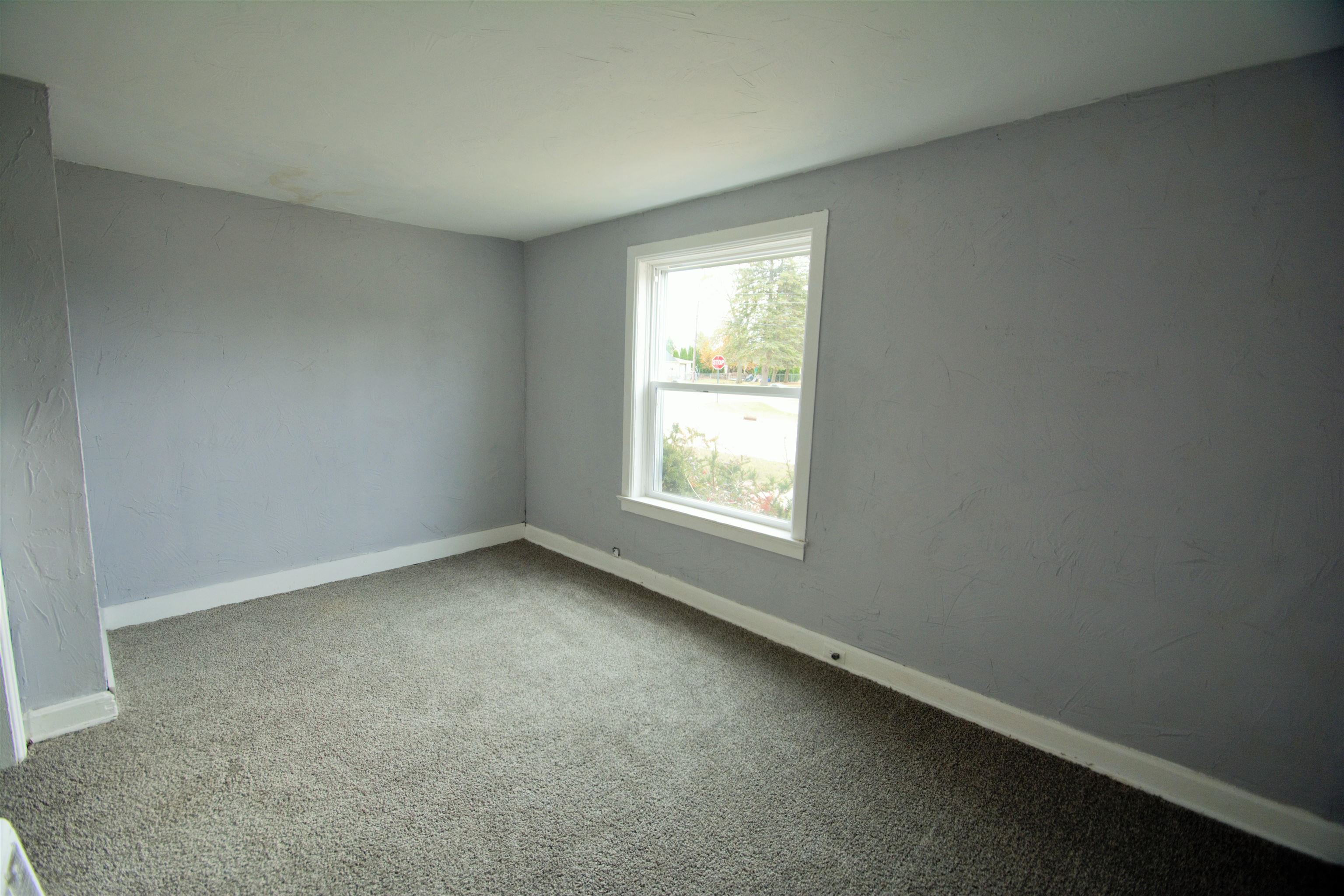 2114 10th Street Two Rivers, WI 54241 - Photo 4 of 30