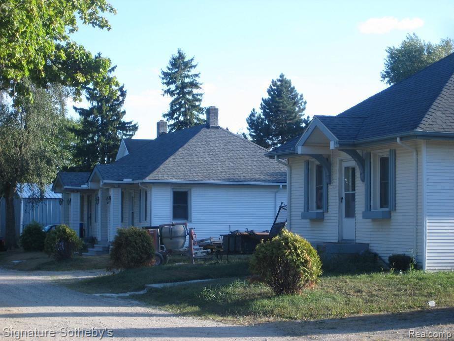 1895 Wayside Park Rochester, MI 48307 - Photo 3 of 4 07