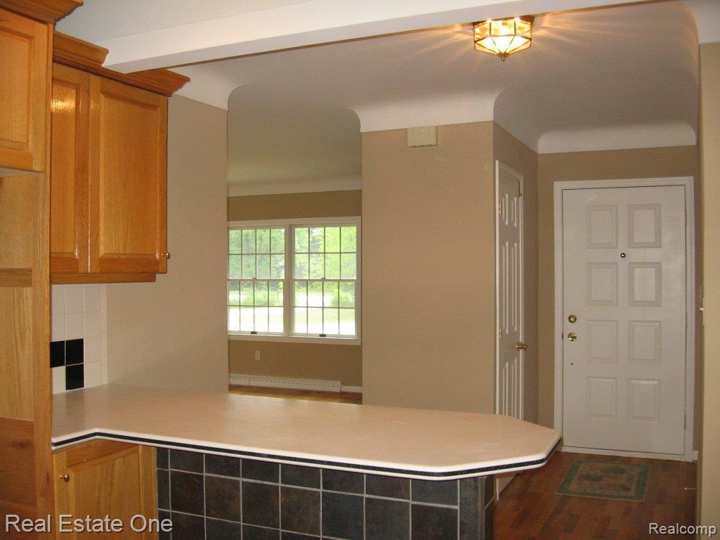 41465 Dequindre Road Troy, MI 48085 - Photo 6 of 16 Kitchen