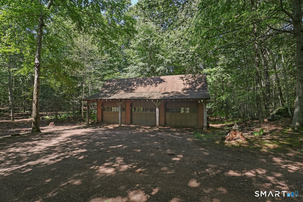33 Quiet Woods Road East Hampton, CT 06424 - Photo 6 of 28