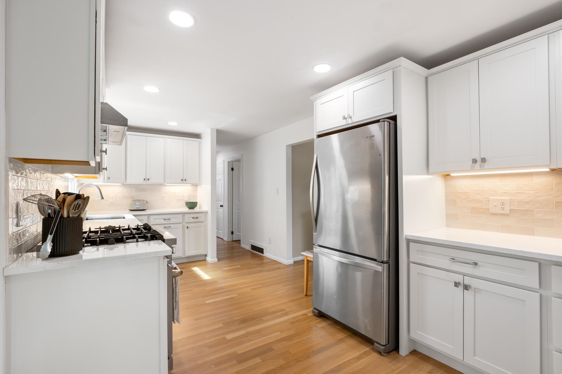 14 Wallis Road Portsmouth, NH 03801 - Photo 10 of 41 Gallery Image 10