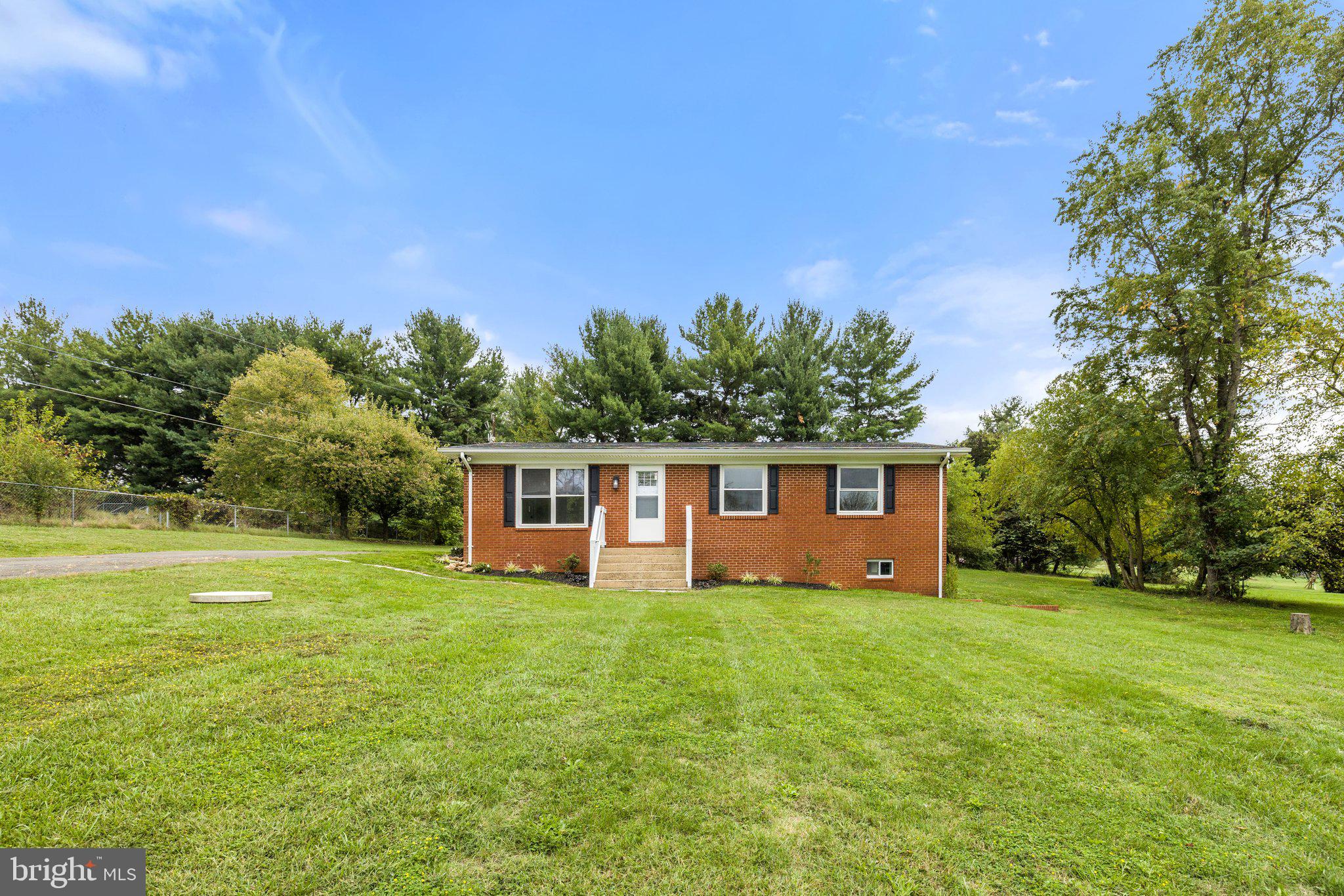 6533 Kelly Road Warrenton, VA 20187 - Photo 3 of 57 Gallery Image 3