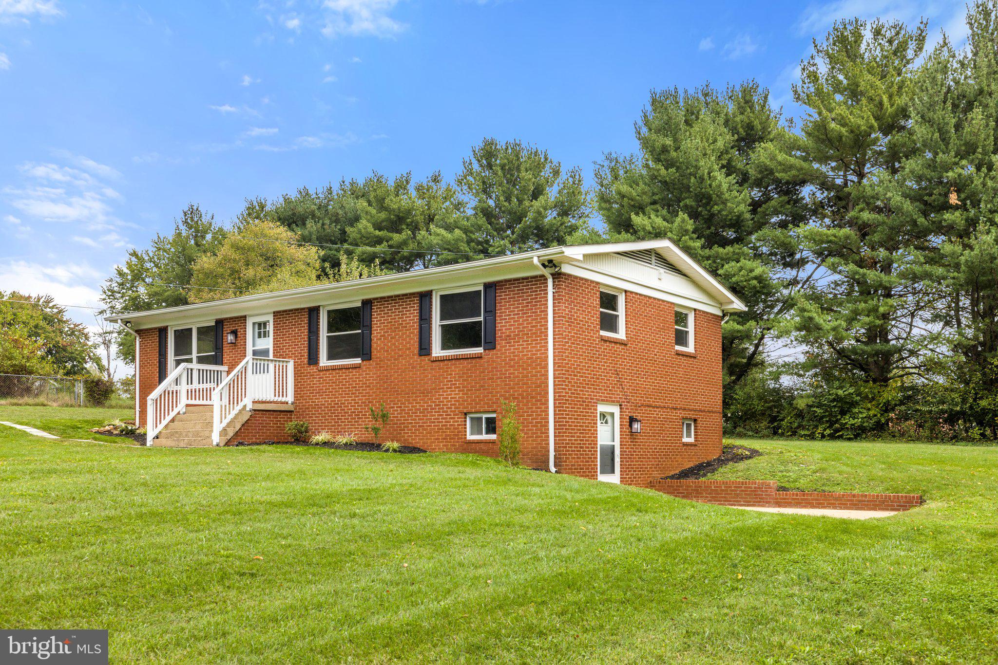 6533 Kelly Road Warrenton, VA 20187 - Photo 4 of 57 Gallery Image 4