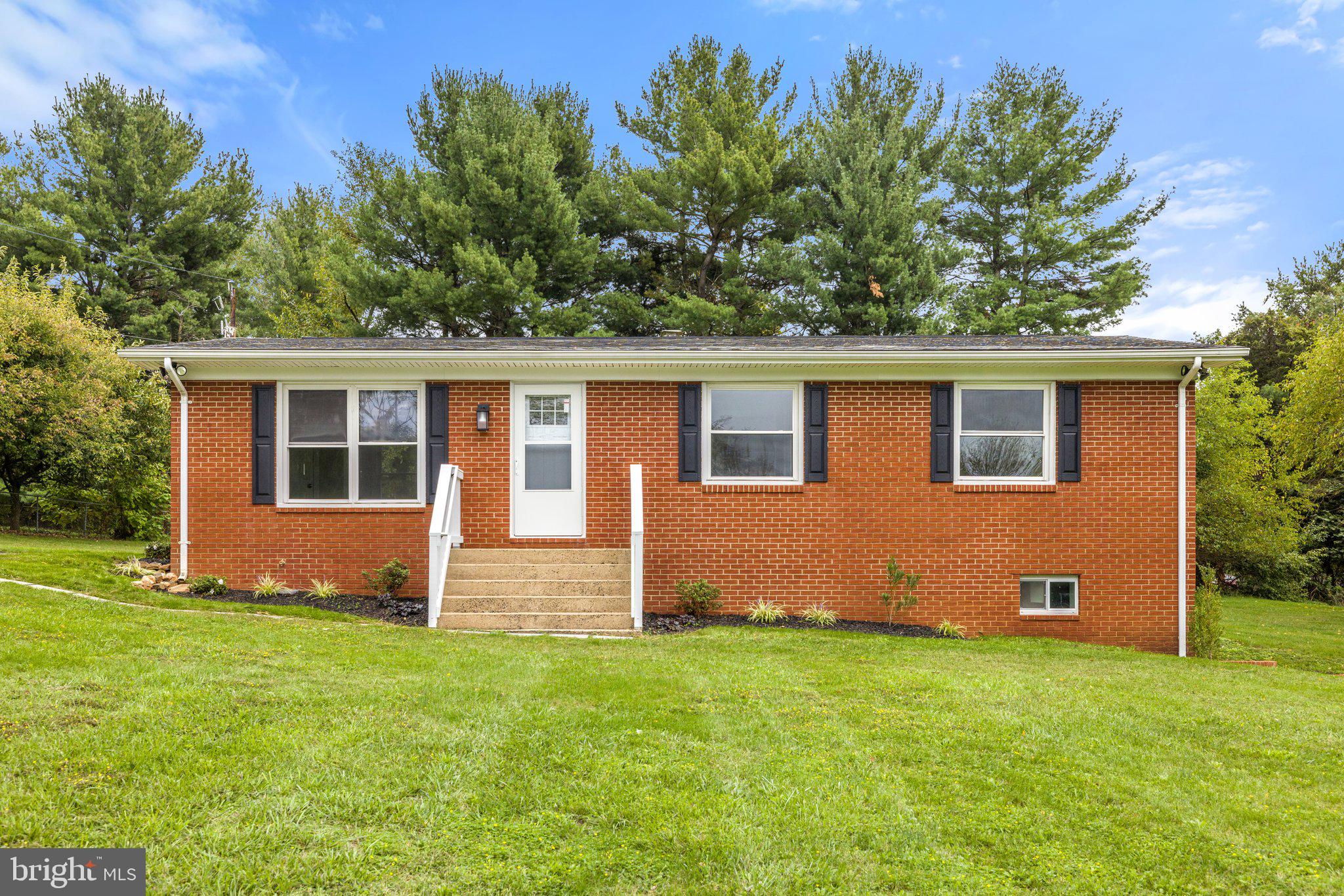 6533 Kelly Road Warrenton, VA 20187 - Photo 6 of 57 Gallery Image 6