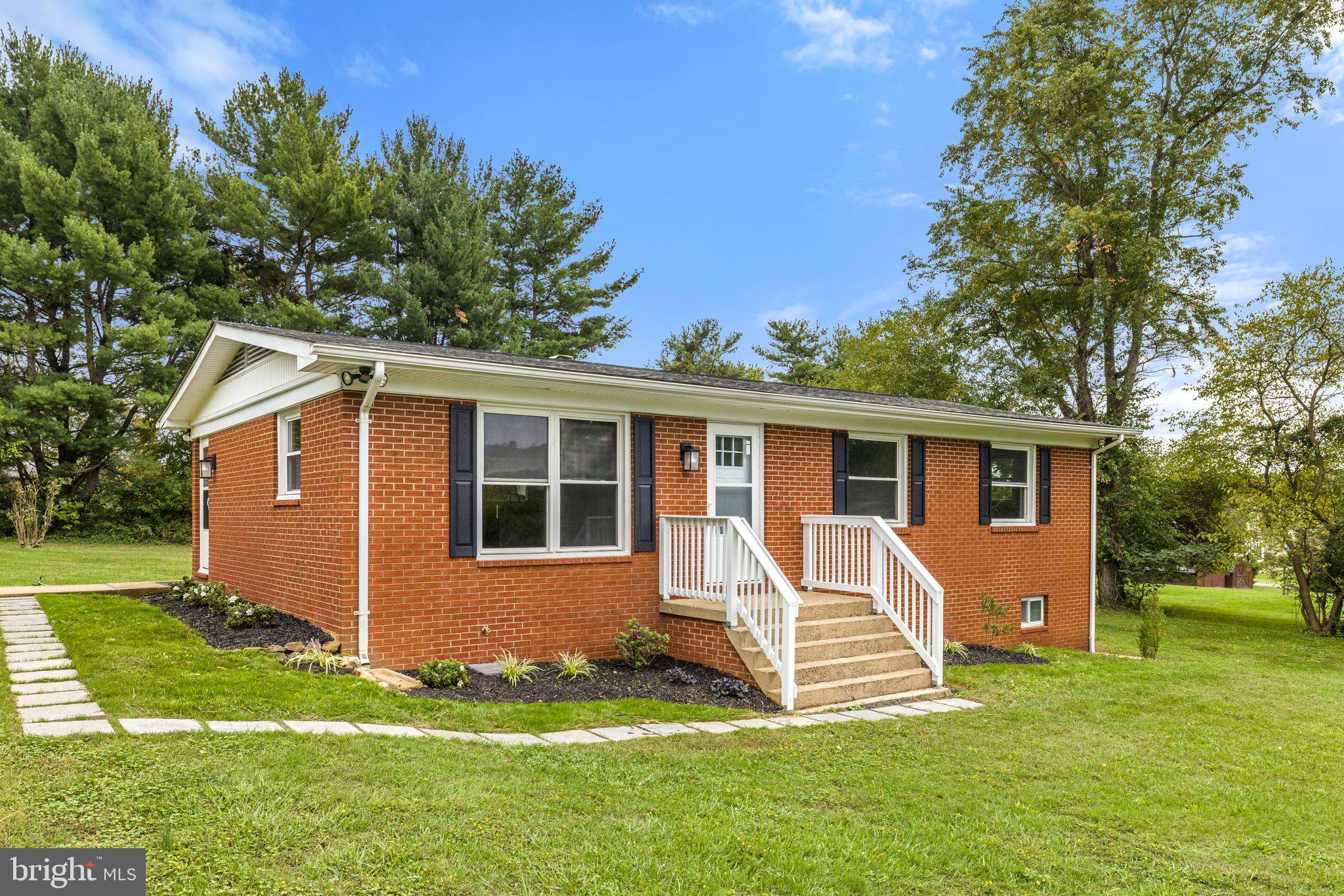 6533 Kelly Road Warrenton, VA 20187 - Photo 7 of 57 Gallery Image 7