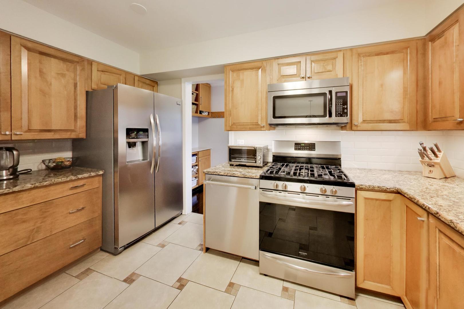715 East Baldwin Road Palatine, IL 60074 - Photo 6 of 20