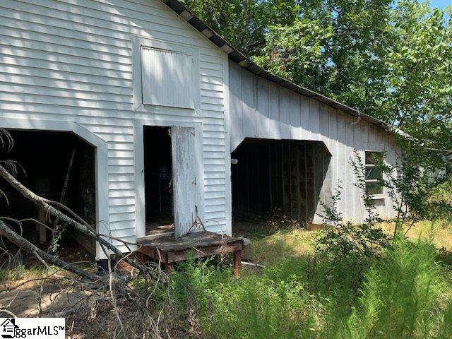 9431 Augusta Road Pelzer, SC 29669 - Photo 8 of 33
