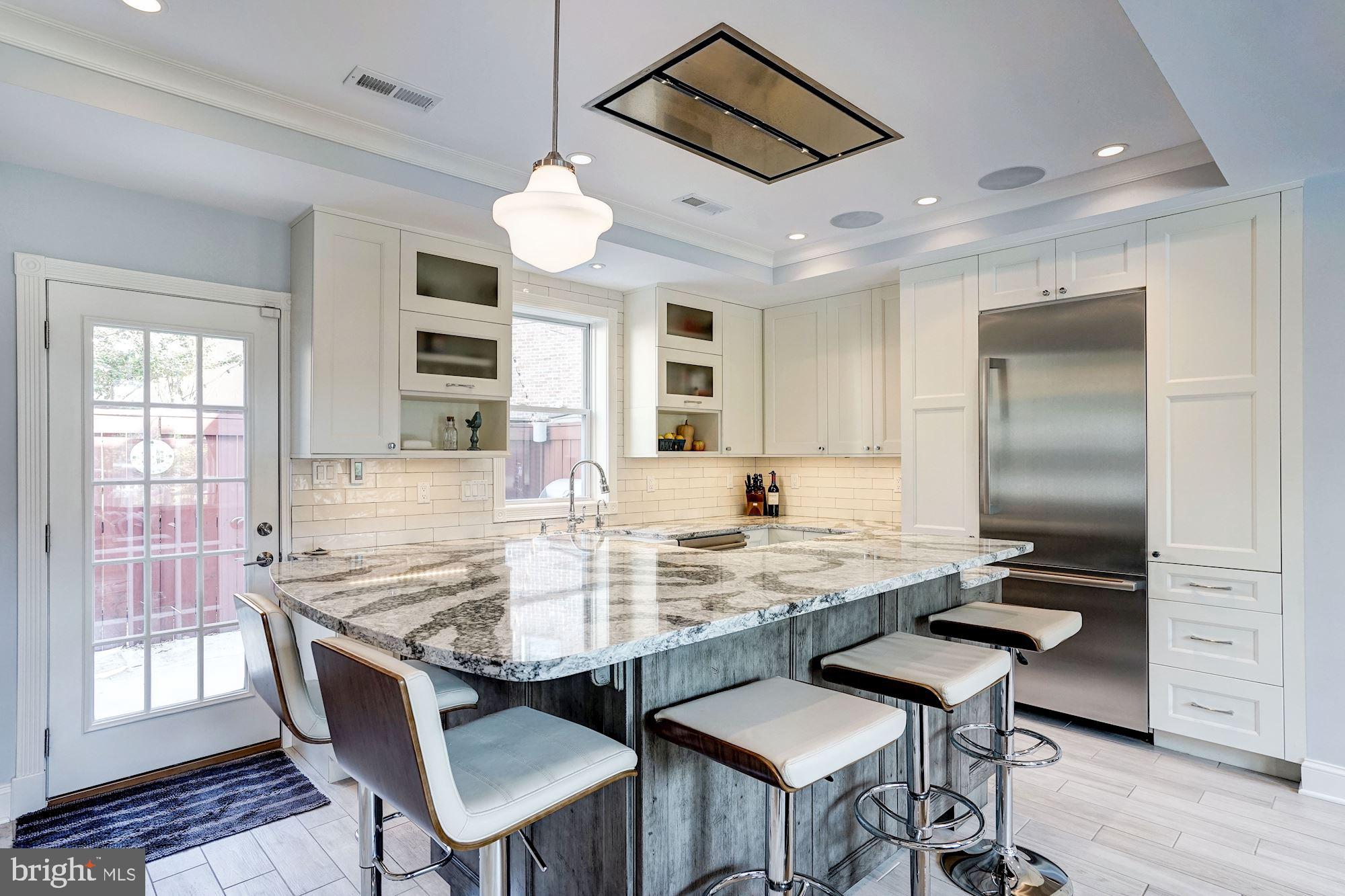 906 12th Street Southeast Washington, DC 20003 - Photo 13 of 29