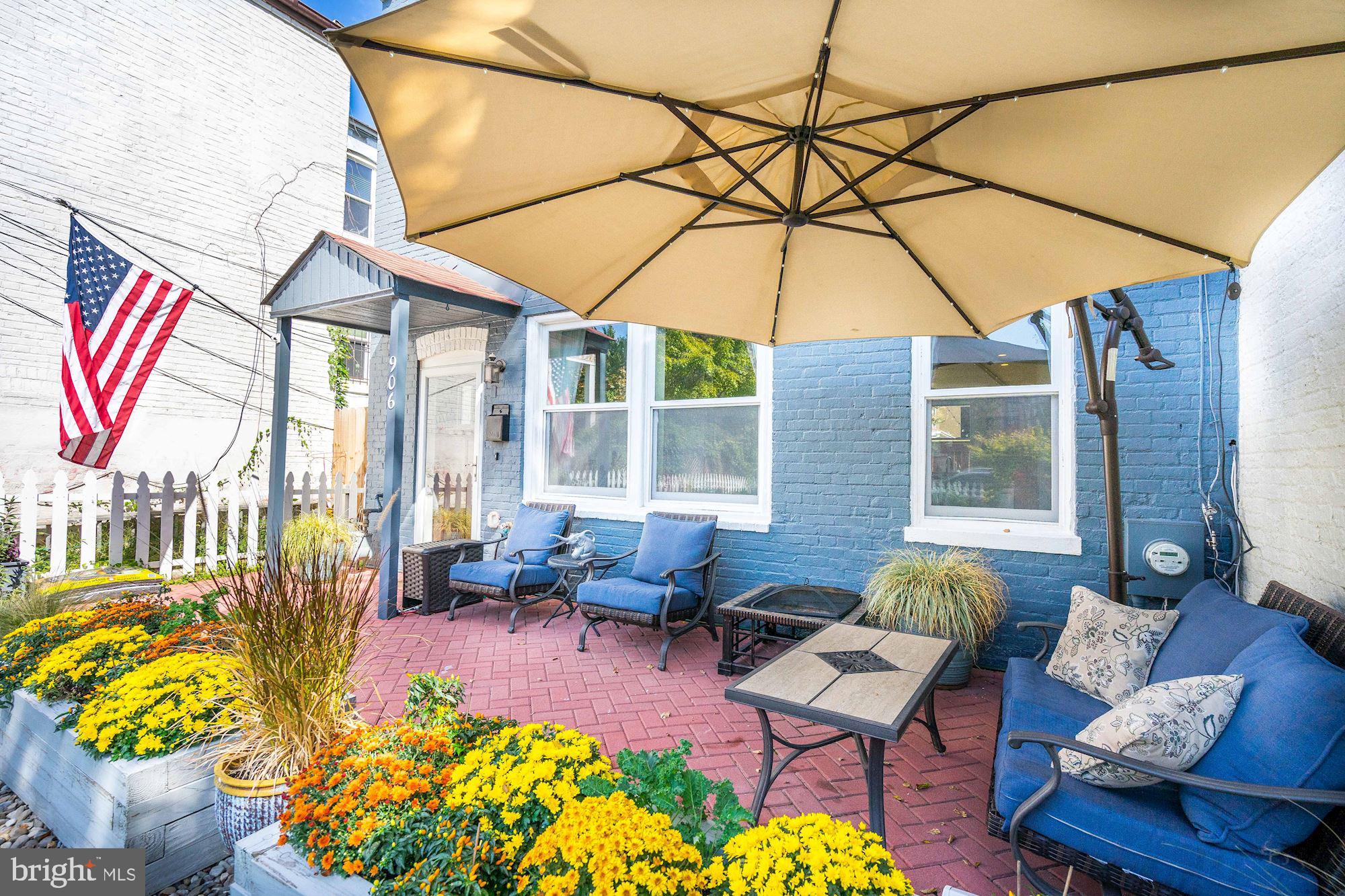 906 12th Street Southeast Washington, DC 20003 - Photo 3 of 29