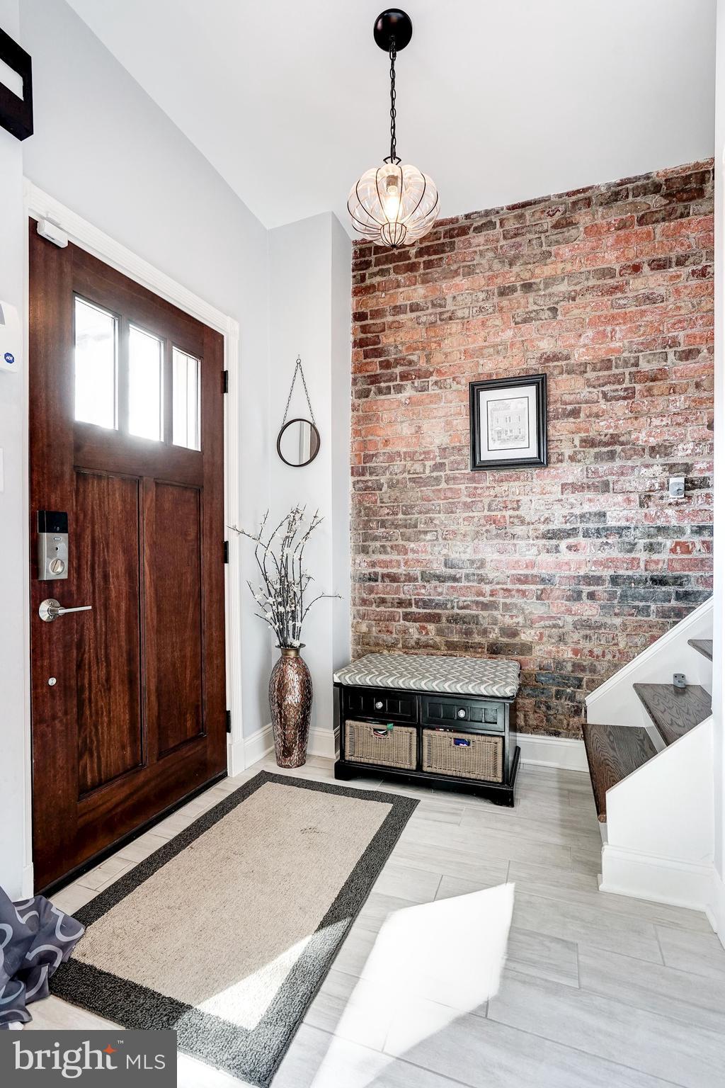 906 12th Street Southeast Washington, DC 20003 - Photo 6 of 29