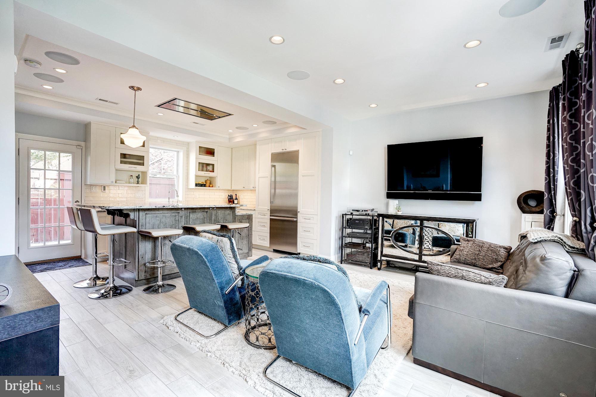 906 12th Street Southeast Washington, DC 20003 - Photo 8 of 29