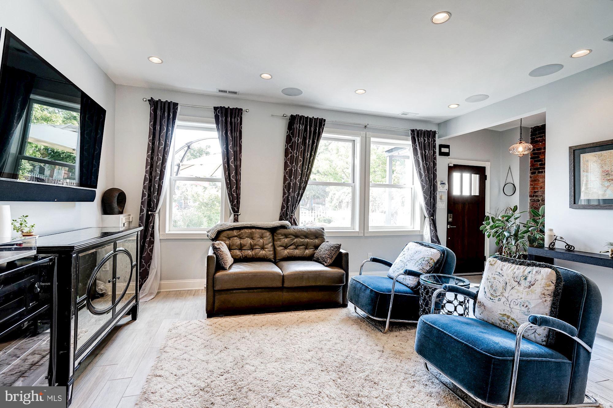 906 12th Street Southeast Washington, DC 20003 - Photo 10 of 29