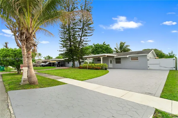 $3,650 | 4151 Southwest 56th Avenue, Davie, FL 33314