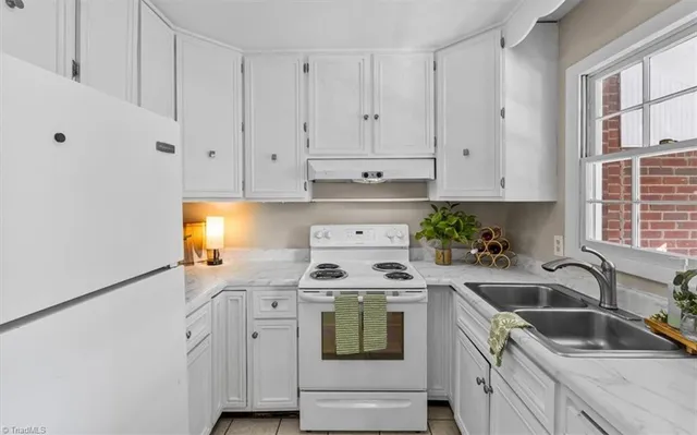 $158,900 | 311 Salisbury Street, Unit 29, Kernersville, NC 27284