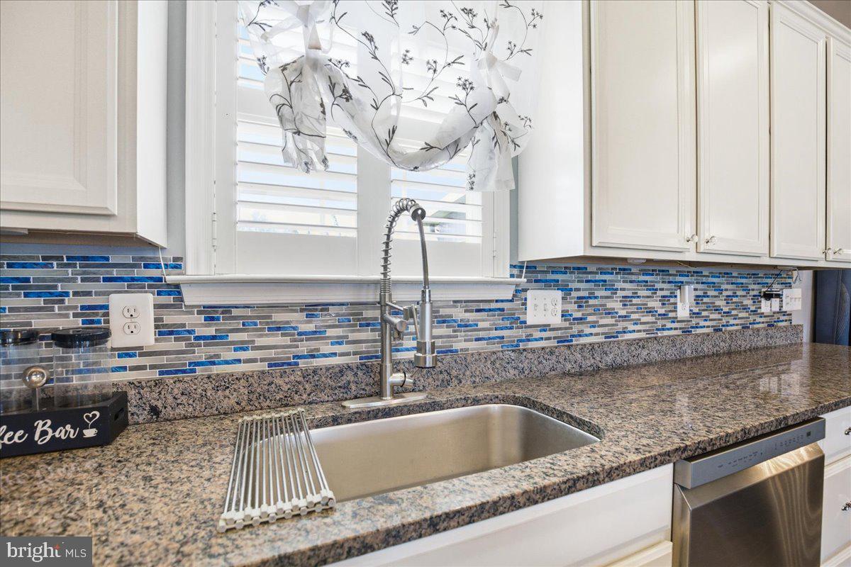 195 Fairground Road Prince Frederick, MD 20678 - Photo 15 of 50 Custom tile back splash