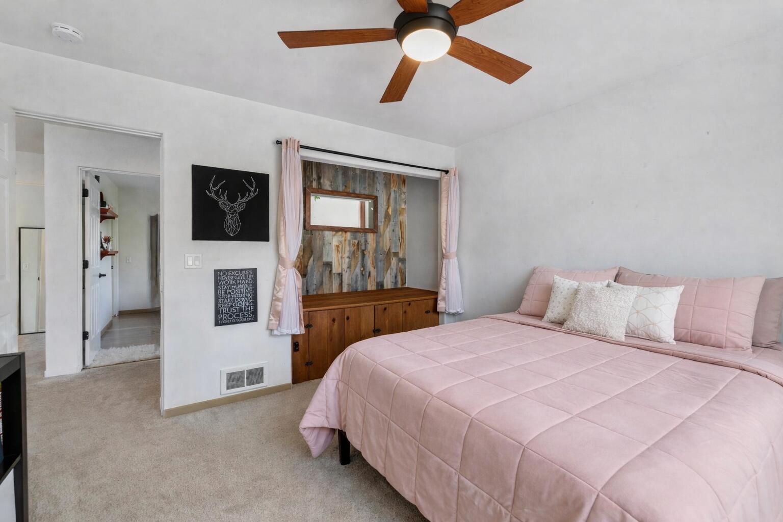 561 Mother Lode Loop Hailey, ID 83333 - Photo 19 of 28 20. Second Bedroom with Reading Nook