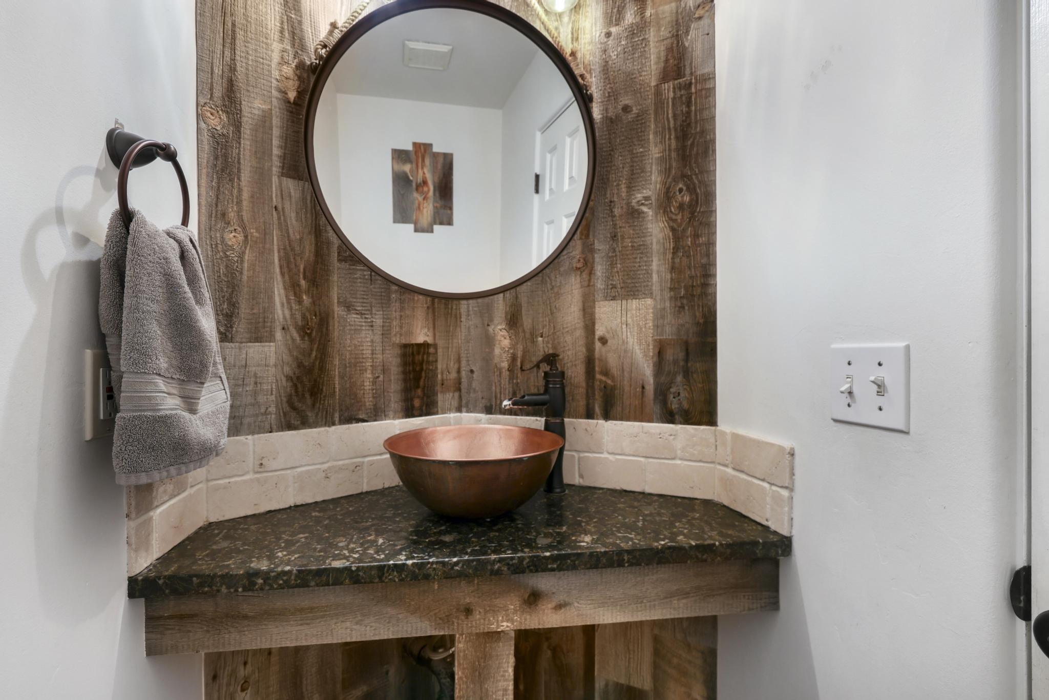561 Mother Lode Loop Hailey, ID 83333 - Photo 23 of 28 25. Powder Room
