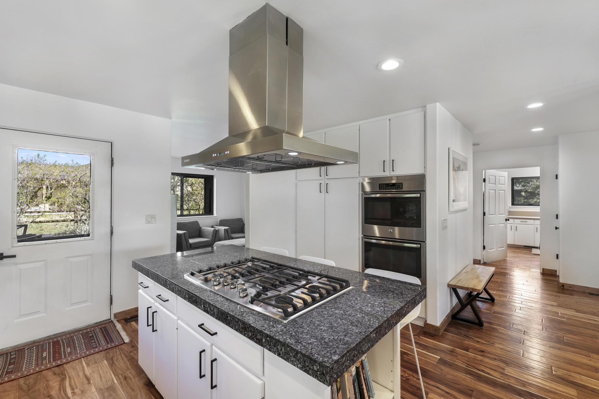 561 Mother Lode Loop Hailey, ID 83333 - Photo 6 of 28 6. Cooking Island