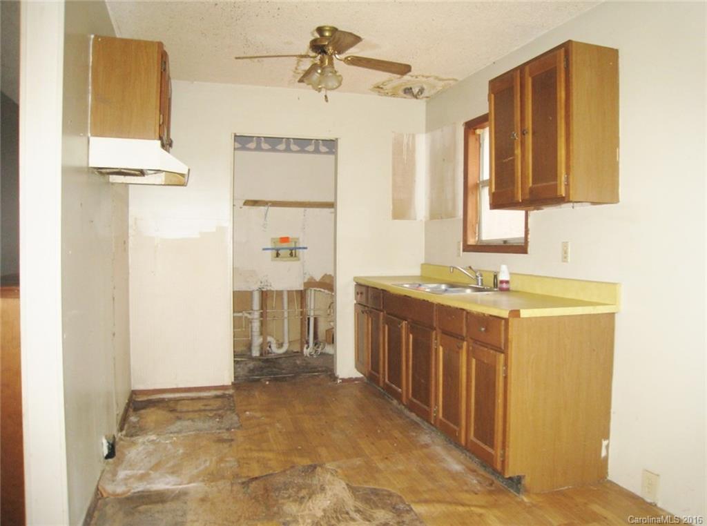 588 Levi Road Columbus, NC 28722 - Photo 4 of 9 Gallery Image 4