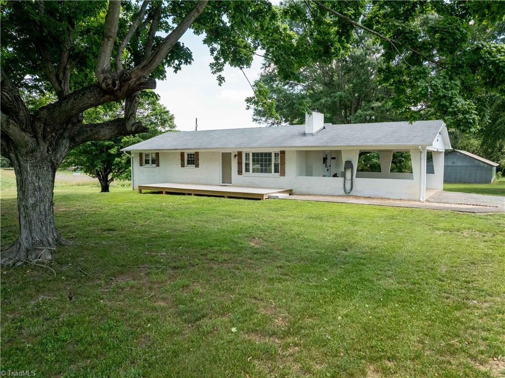 1440 Longtown Road Yadkinville, NC 27055 - Photo 3 of 30
